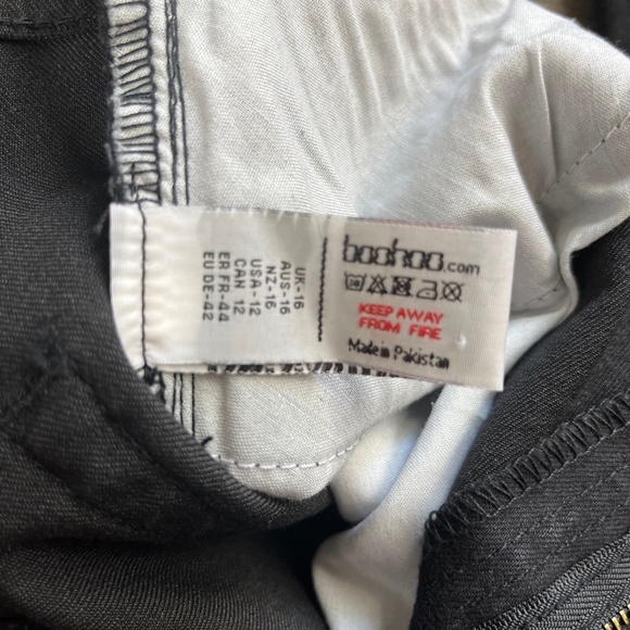 NEW Boohoo Black Distressed Jeans Pants Denim ((size 12)) BNWT - Picture 9 of 10